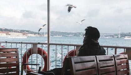 乐鱼体育app官网入口-尤文图斯引援取得成功，中场实力显著增强